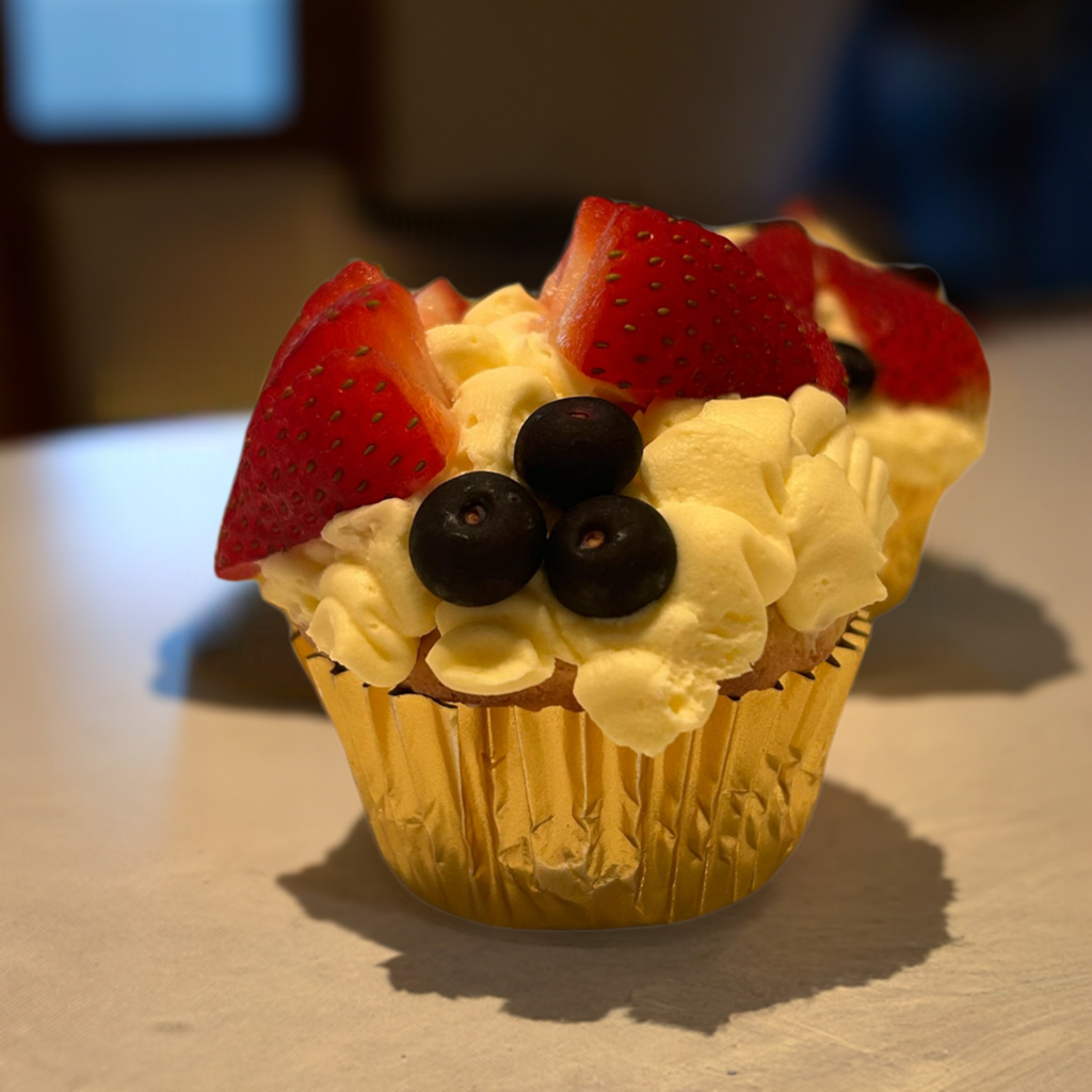 6 Fruity Vanilla Cupcakes